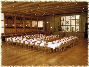 unser Saal - mit groer Bhne fr Musik, Theater, etc.